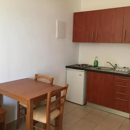 Eugenia Travasarou Sea View Appartments Hotell